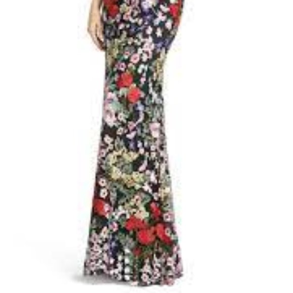 Mac Duggal Floral Embroidery Lace Column Gown - Picture 4 of 4